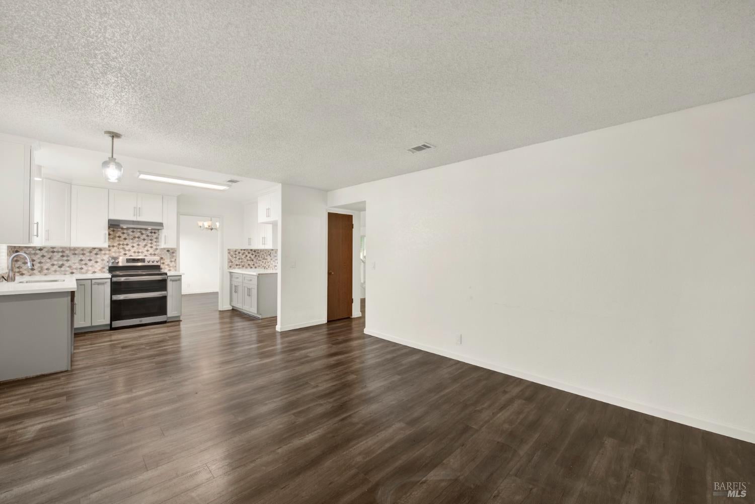 Suisun City, California, 94585, United States, 4 Bedrooms Bedrooms, ,3 BathroomsBathrooms,Residential,For Sale,1989604