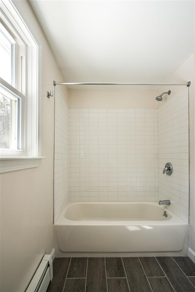 Hampstead, New Hampshire, 03841, United States, 4 Bedrooms Bedrooms, ,2 BathroomsBathrooms,Residential,For Sale,1861952