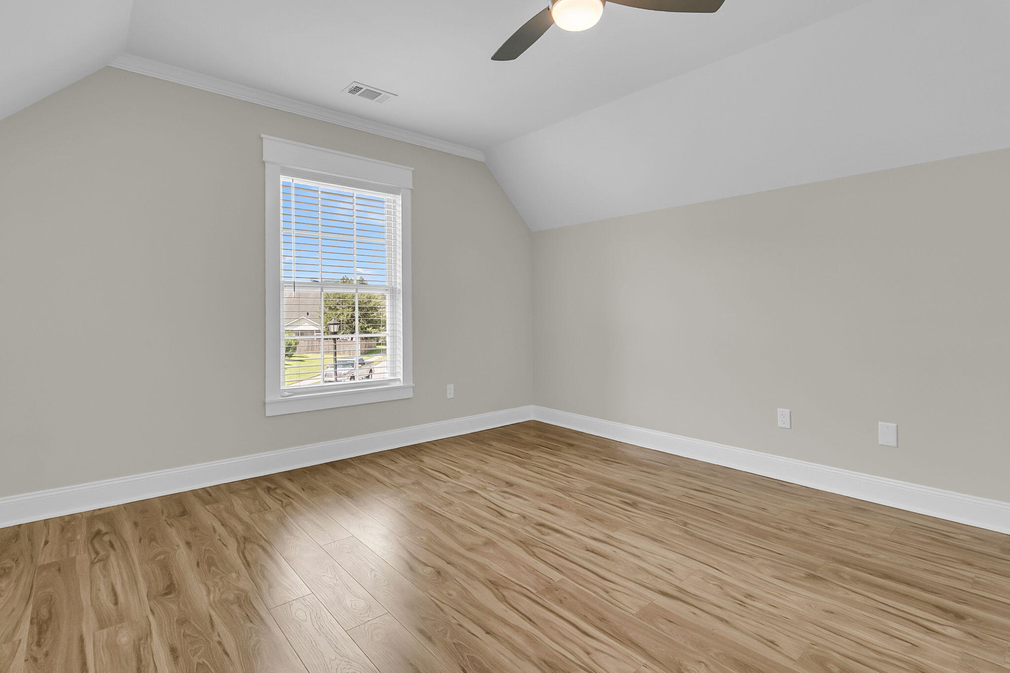 North Charleston, South Carolina, 29420, United States, 5 Bedrooms Bedrooms, ,4 BathroomsBathrooms,Residential,For Sale,1899453