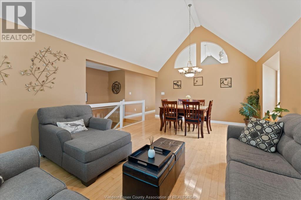 TECUMSEH, Ontario, N8N 4T1, CA, 5 Bedrooms Bedrooms, ,2 BathroomsBathrooms,Residential,For Sale,1902175