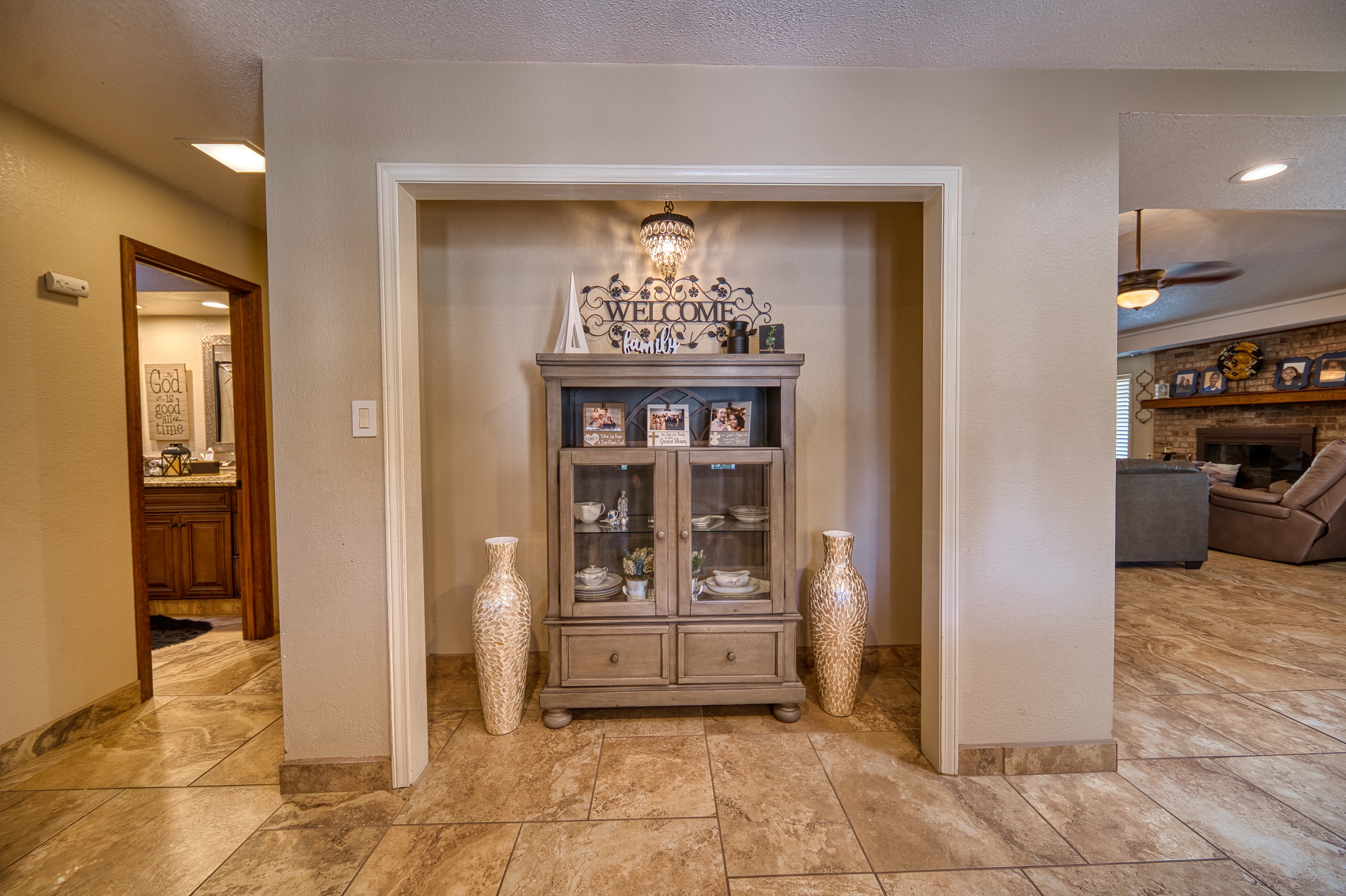 Carlsbad, New Mexico, 88220, United States, 4 Bedrooms Bedrooms, ,3 BathroomsBathrooms,Residential,For Sale,1974897