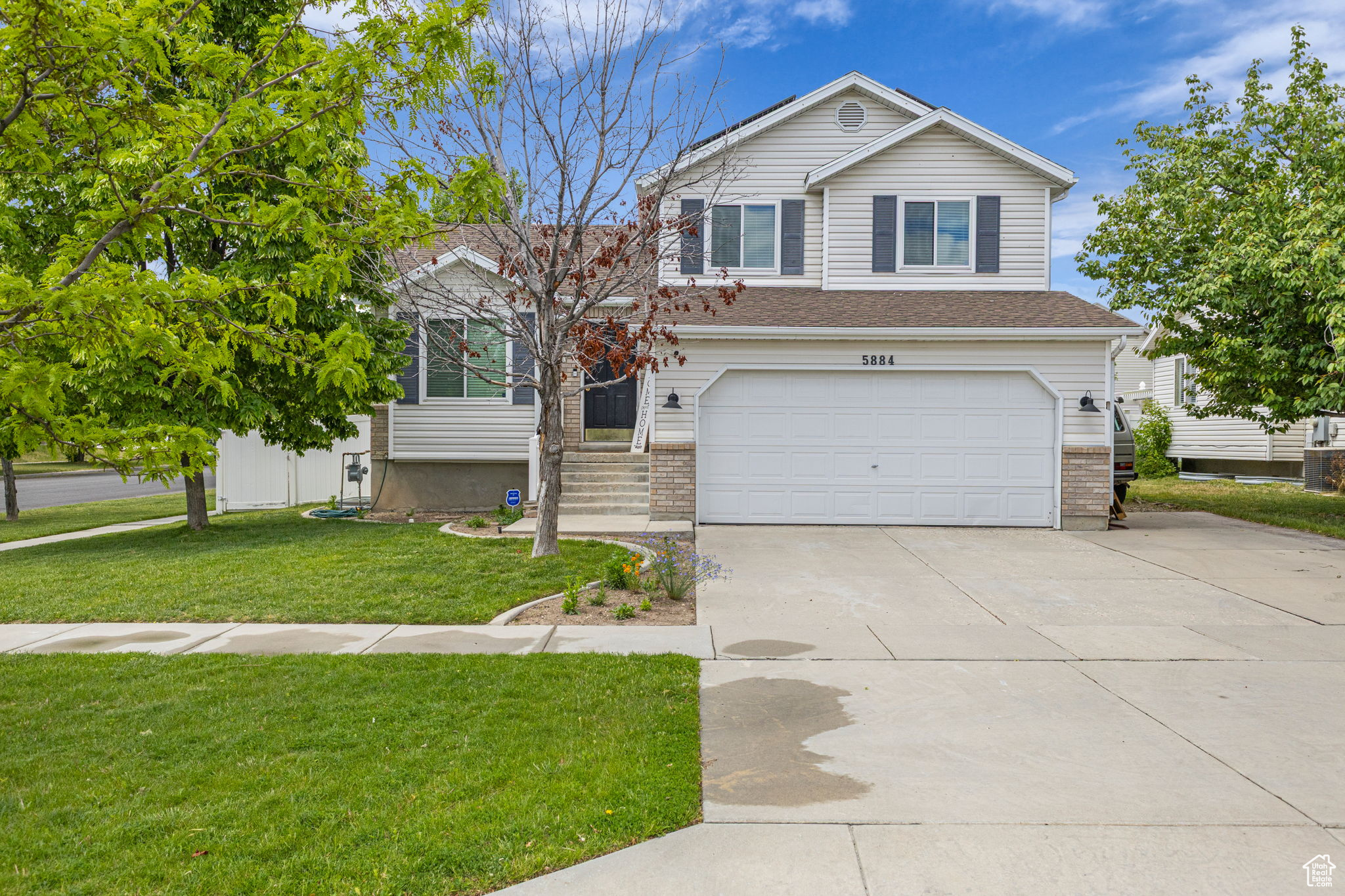 Salt Lake City, Utah, 84118, United States, 4 Bedrooms Bedrooms, ,2 BathroomsBathrooms,Residential,For Sale,1818748