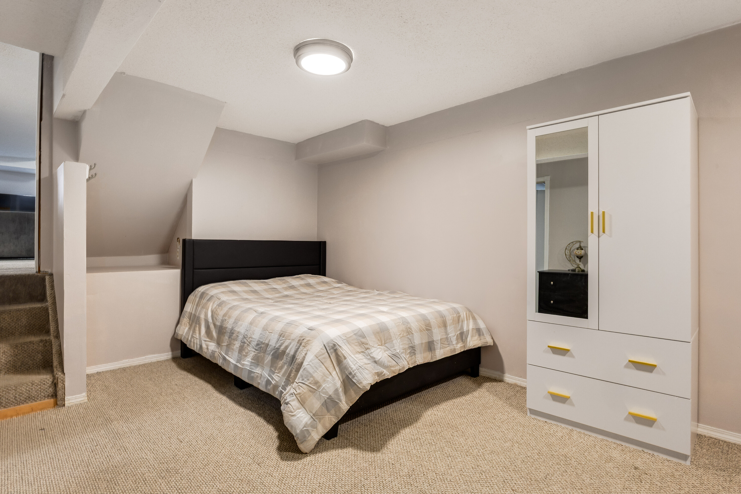  228 Deer Ridge Place SE - 物件實景