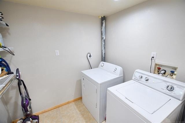 Braggs, Oklahoma, 74423, United States, 3 Bedrooms Bedrooms, ,2 BathroomsBathrooms,Residential,For Sale,1981924