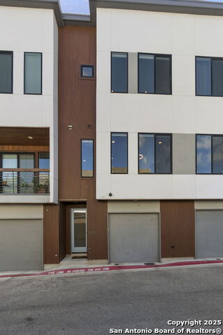 San Antonio, Texas, 78209, United States, 3 Bedrooms Bedrooms, ,4 BathroomsBathrooms,Residential,For Sale,1906137