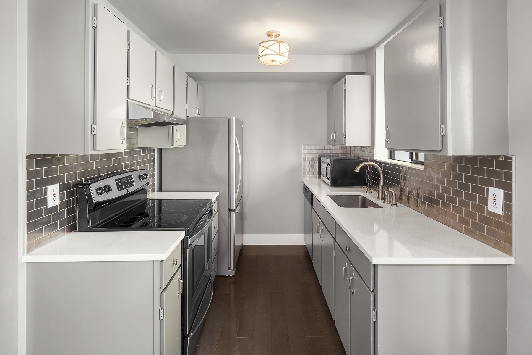 4561 Lake Washington Boulevard Northeast, Kirkland, WA 98033 - 物件實景