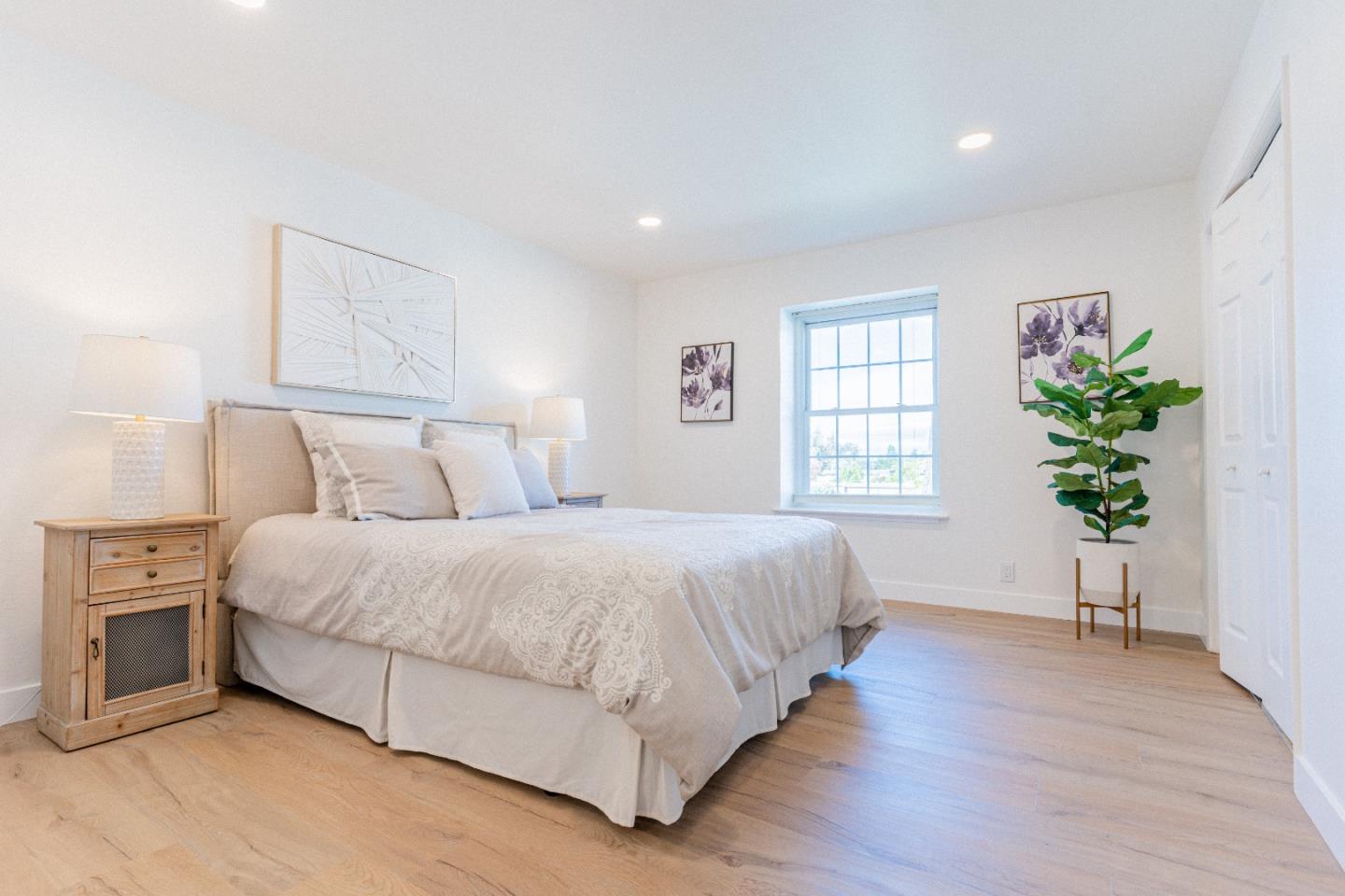 Mountain View, California, 94040, United States, 2 Bedrooms Bedrooms, ,2 BathroomsBathrooms,Residential,For Sale,1988122