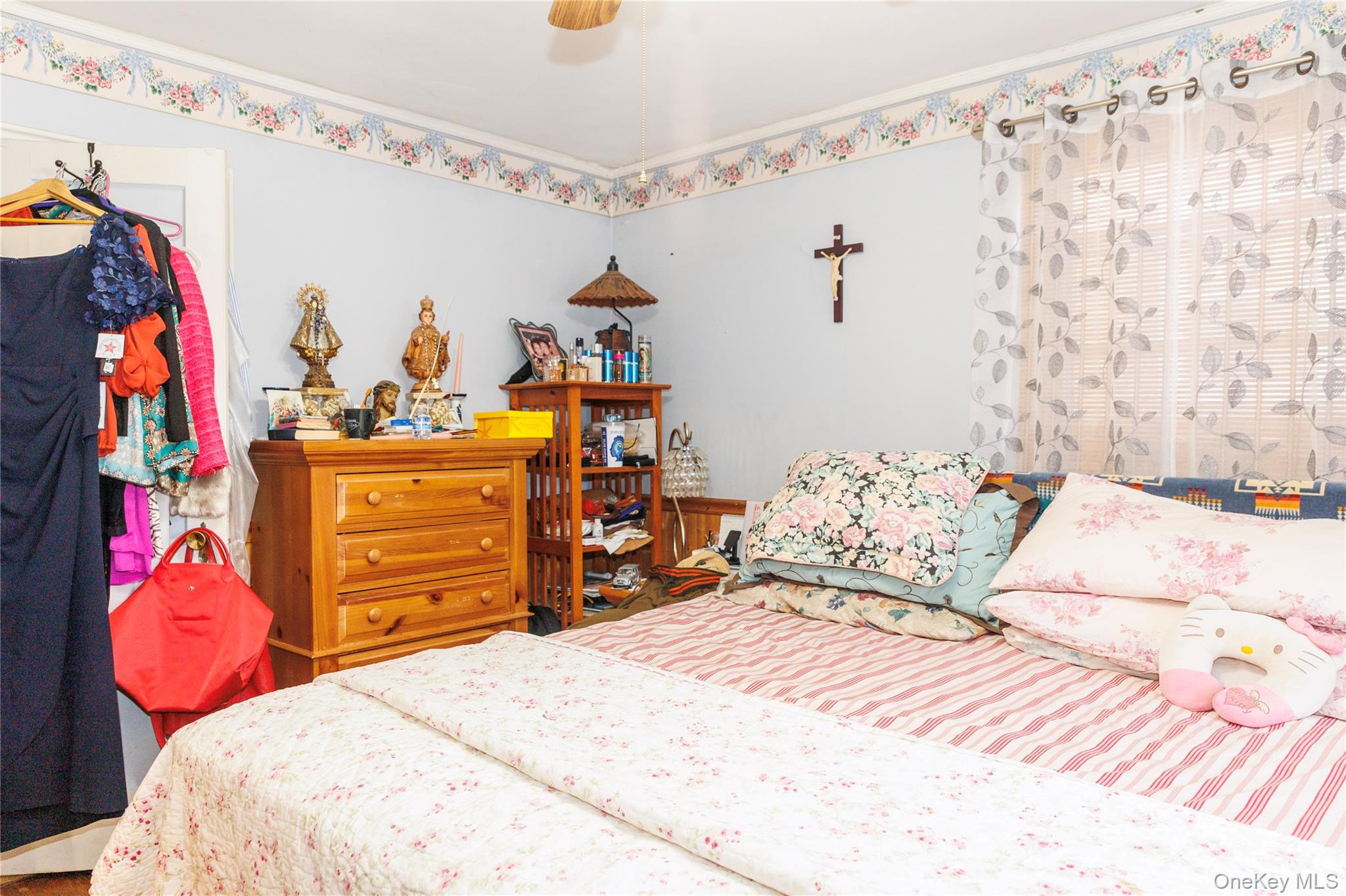 Bronx, New York, 10469, United States, 3 Bedrooms Bedrooms, ,2 BathroomsBathrooms,Residential,For Sale,1985762