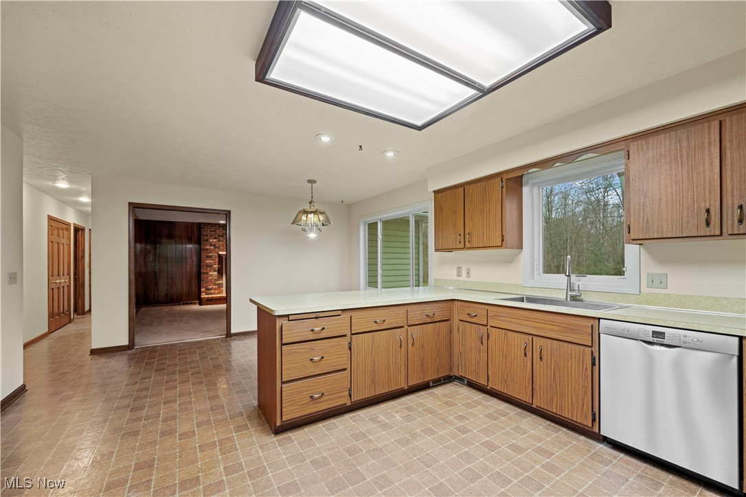 Novelty, Ohio, 44072, United States, 4 Bedrooms Bedrooms, ,3 BathroomsBathrooms,Residential,For Sale,1997729