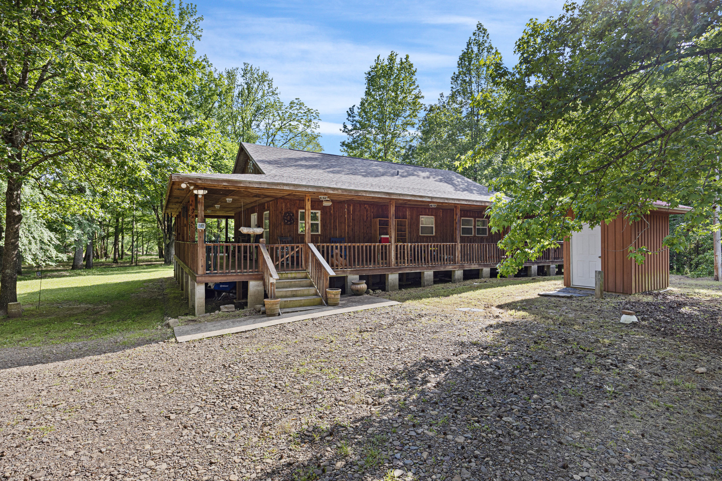 Pettigrew, Arkansas, 72752, United States, 5 Bedrooms Bedrooms, ,4 BathroomsBathrooms,Residential,For Sale,1826540
