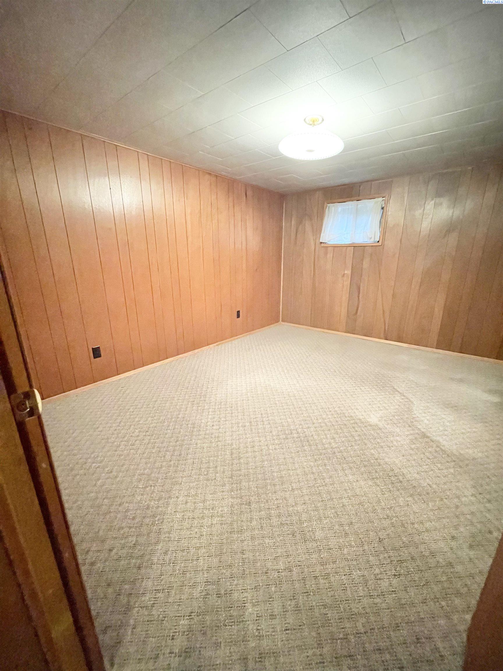 Grandview, Washington, 98930, United States, 5 Bedrooms Bedrooms, ,1 BathroomBathrooms,Residential,For Sale,1828538