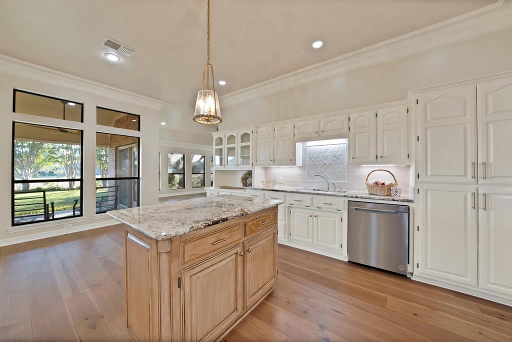 Mansfield, Texas, 76063, United States, 4 Bedrooms Bedrooms, ,3 BathroomsBathrooms,Residential,For Sale,1990790