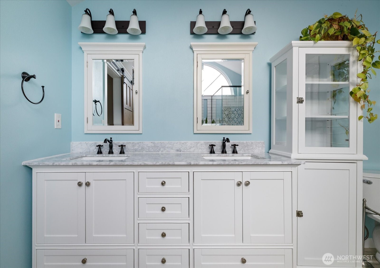 Oak Harbor, Washington, 98277, United States, 3 Bedrooms Bedrooms, ,3 BathroomsBathrooms,Residential,For Sale,1996988