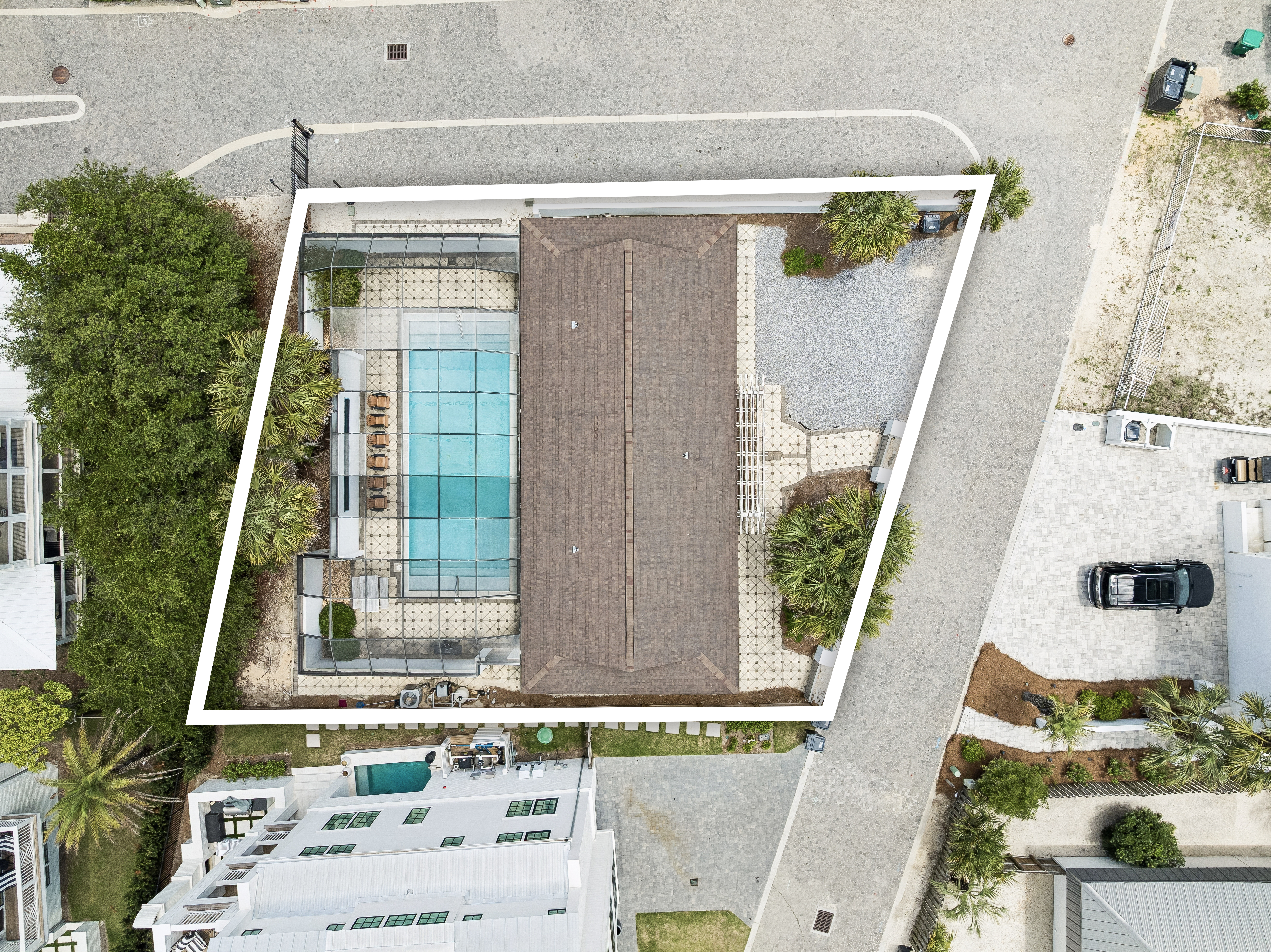  Corner-Lot Steps To Beach Access With Myriad Opportunities - 物件實景