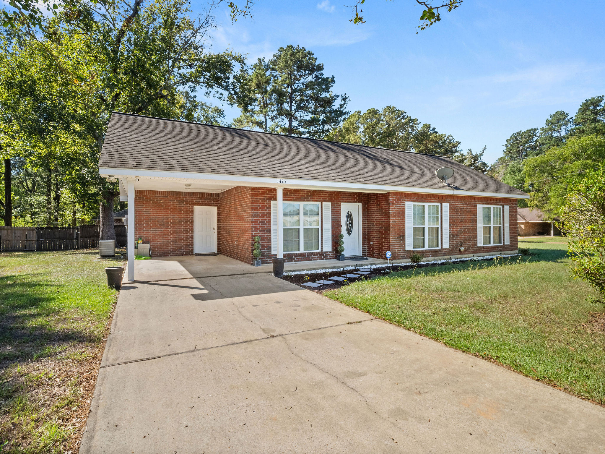 Bilbo St, Deridder, LA 70634