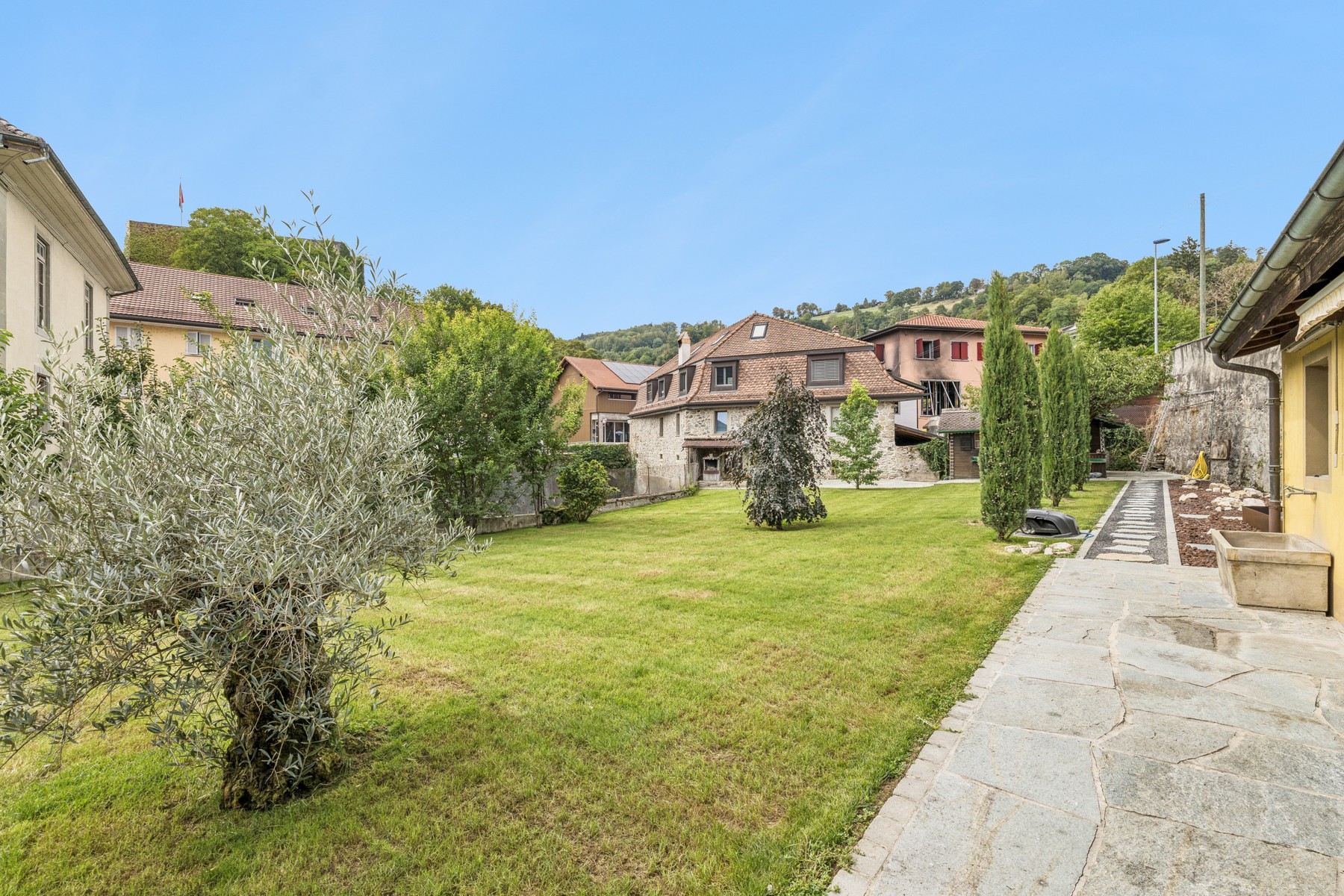 A charming property with endless possibilities in the heart of Moudon - 物件實景