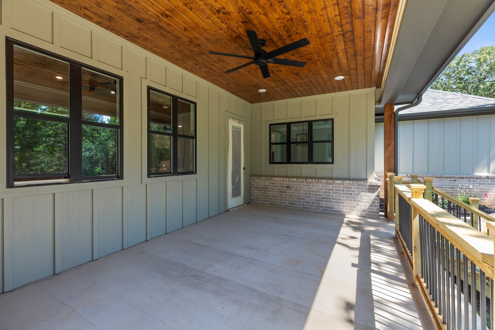 Tyler, Texas, 75706, United States, 4 Bedrooms Bedrooms, ,3 BathroomsBathrooms,Residential,For Sale,1983629