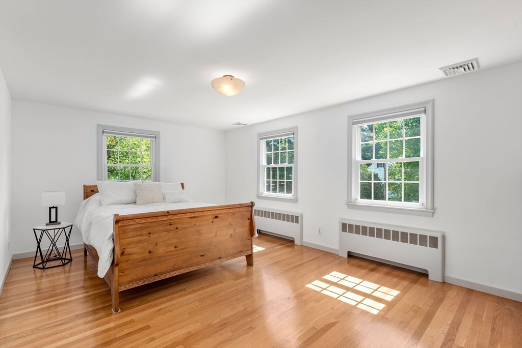 Weston, Massachusetts, 02493, United States, 4 Bedrooms Bedrooms, ,3 BathroomsBathrooms,Residential,For Sale,1838701