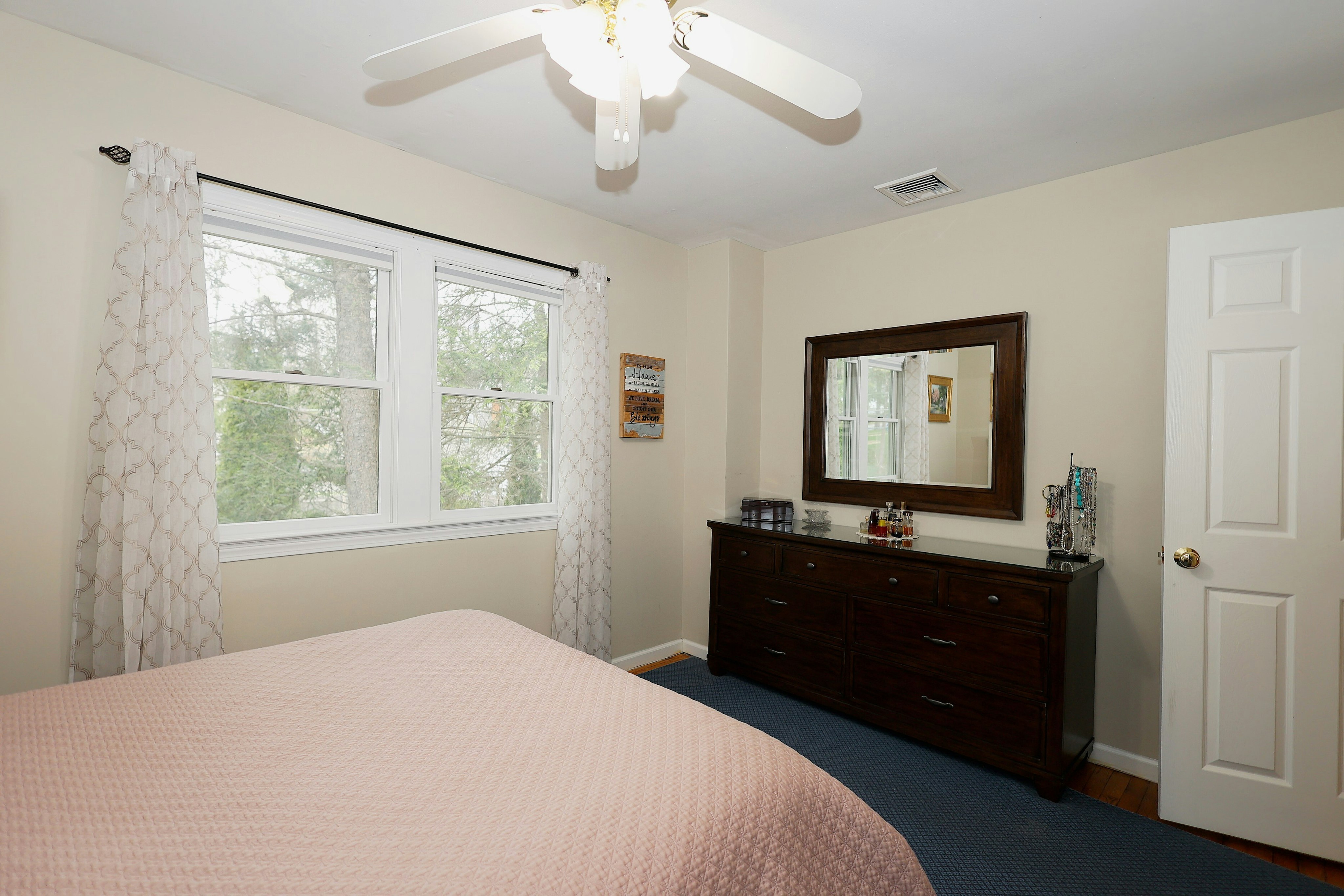  Totally Updated, Sun-Filled Home, on a Quiet Cul de Sac - 物件實景