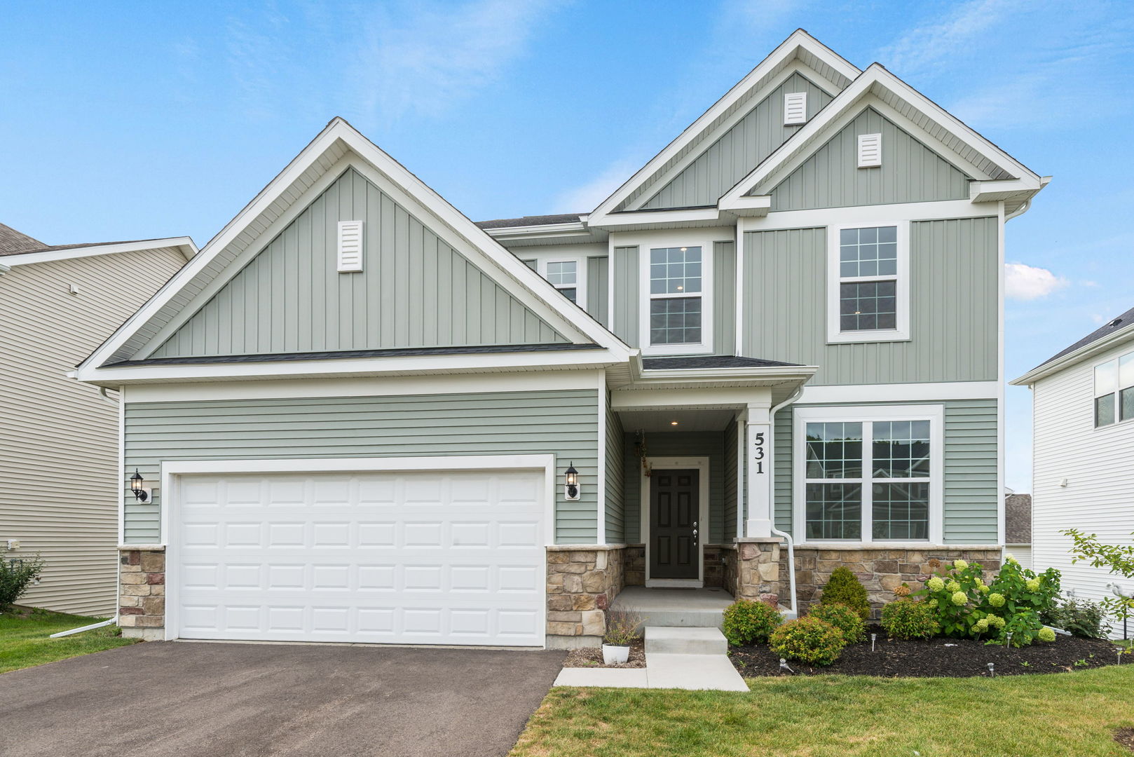 Algonquin, Illinois, 60102, United States, 3 Bedrooms Bedrooms, ,3 BathroomsBathrooms,Residential,For Sale,1962567