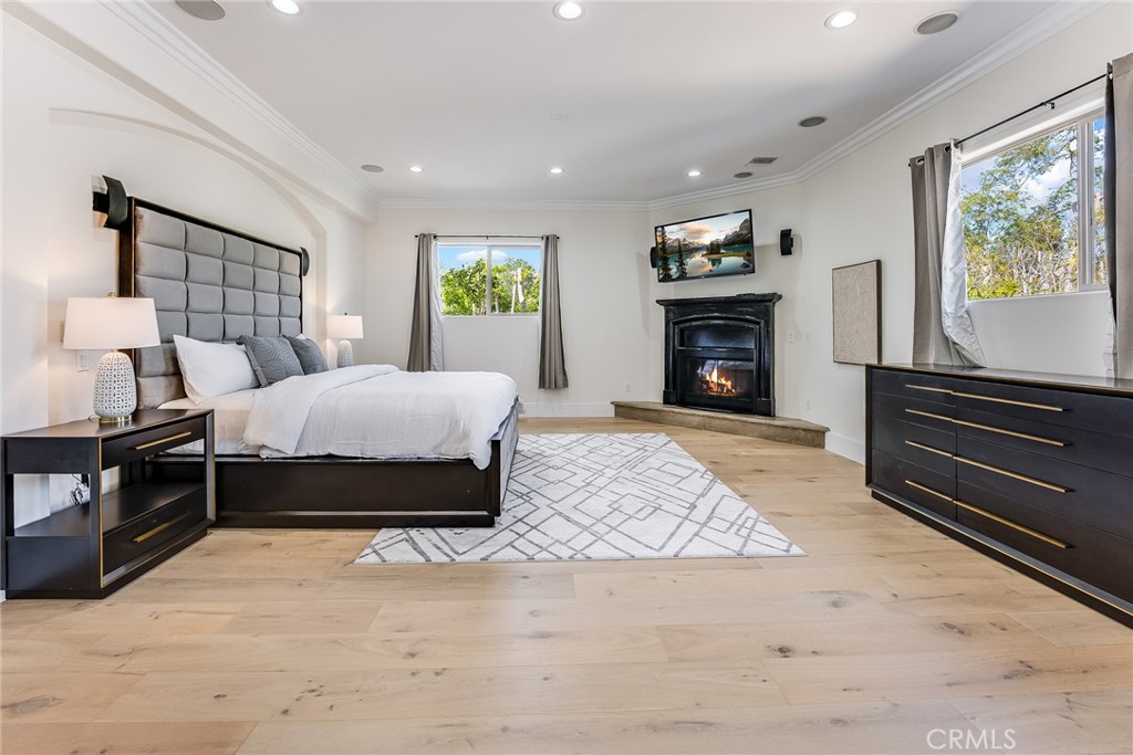 Woodland Hills, California, 91367, United States, 5 Bedrooms Bedrooms, ,6 BathroomsBathrooms,Residential,For Sale,1861197