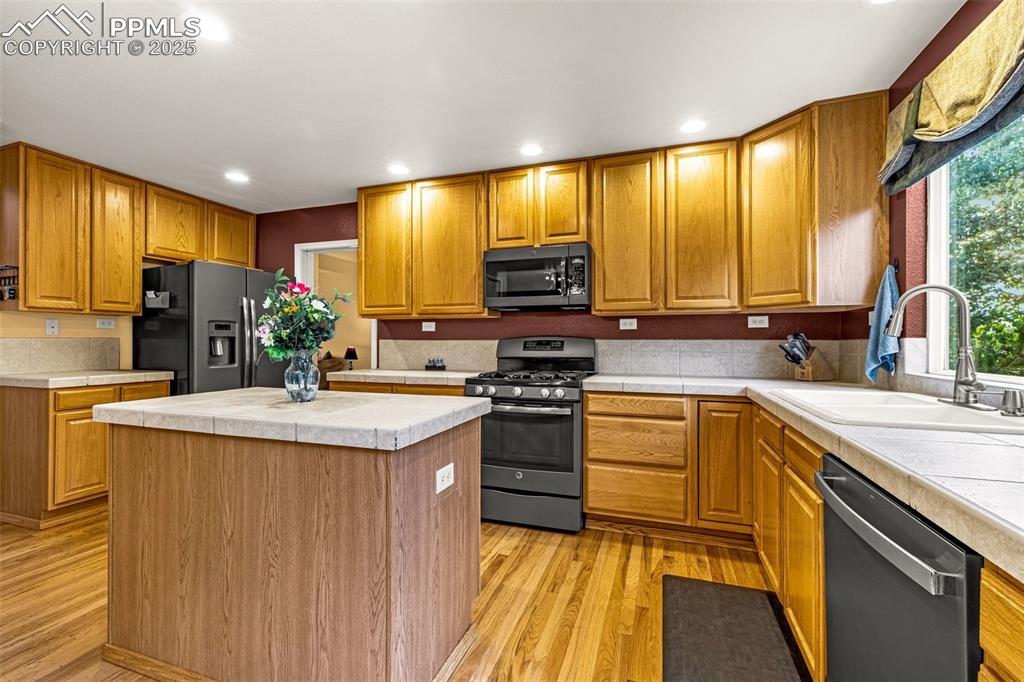 Monument, Colorado, 80132, United States, 5 Bedrooms Bedrooms, ,4 BathroomsBathrooms,Residential,For Sale,1988171