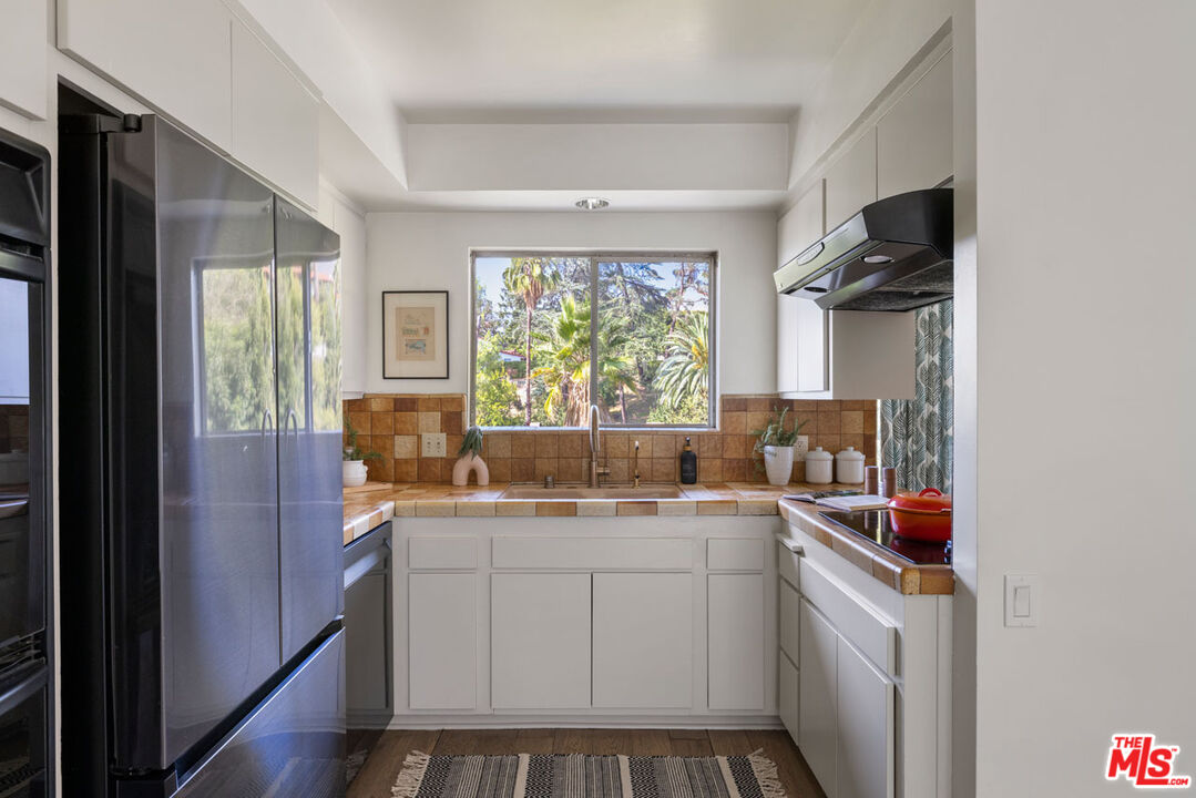 Glendale, California, 91207, United States, 3 Bedrooms Bedrooms, ,3 BathroomsBathrooms,Residential,For Sale,1987777