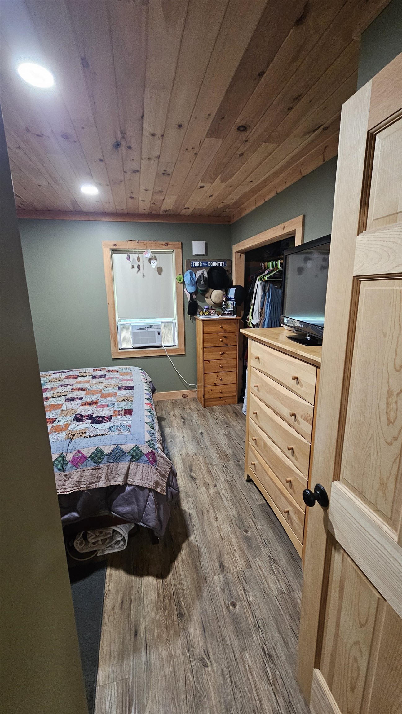 Bradford, New Hampshire, 03221, United States, 3 Bedrooms Bedrooms, ,2 BathroomsBathrooms,Residential,For Sale,1903604