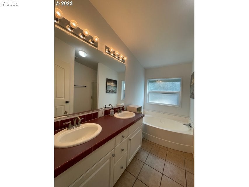 Bandon, Oregon, 97411, United States, 3 Bedrooms Bedrooms, ,2 BathroomsBathrooms,Residential,For Sale,1942662