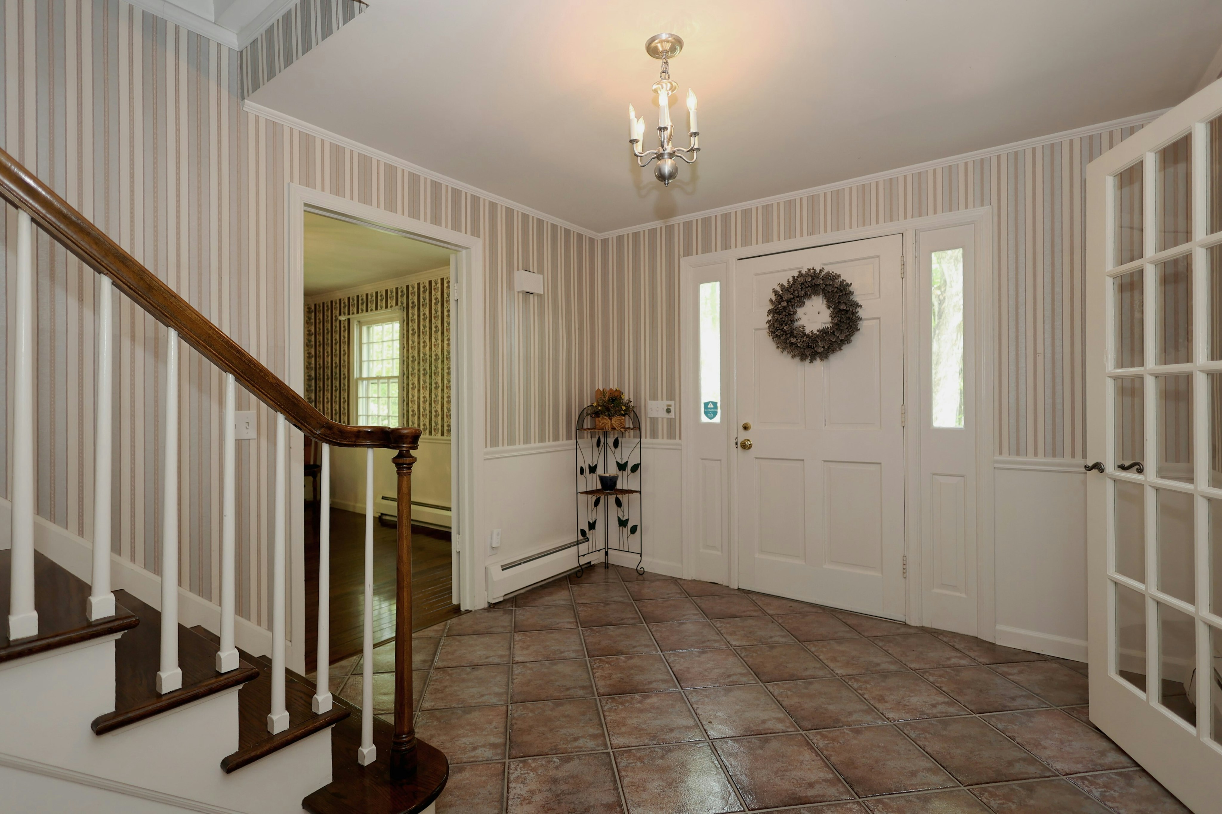  Classic New England Colonial - 物件實景