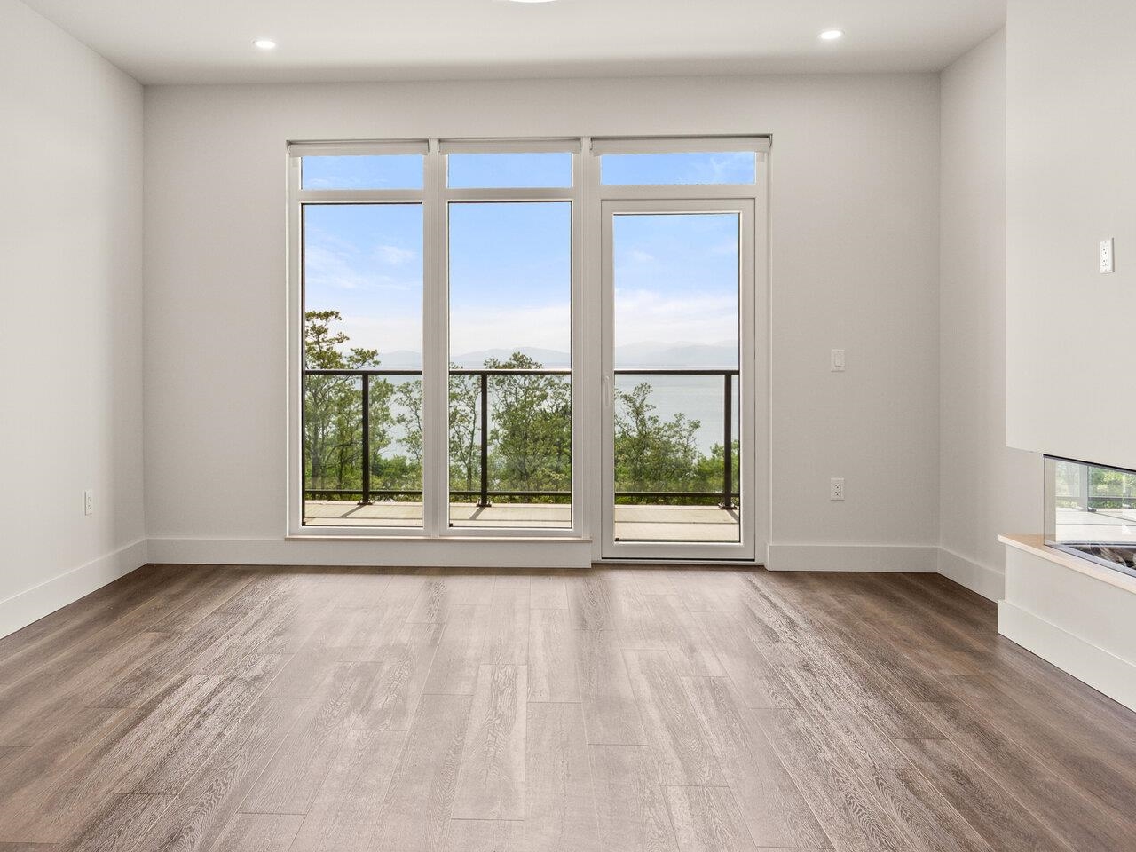 Burlington, Vermont, 05401, United States, 2 Bedrooms Bedrooms, ,1 BathroomBathrooms,Residential,For Sale,1777714