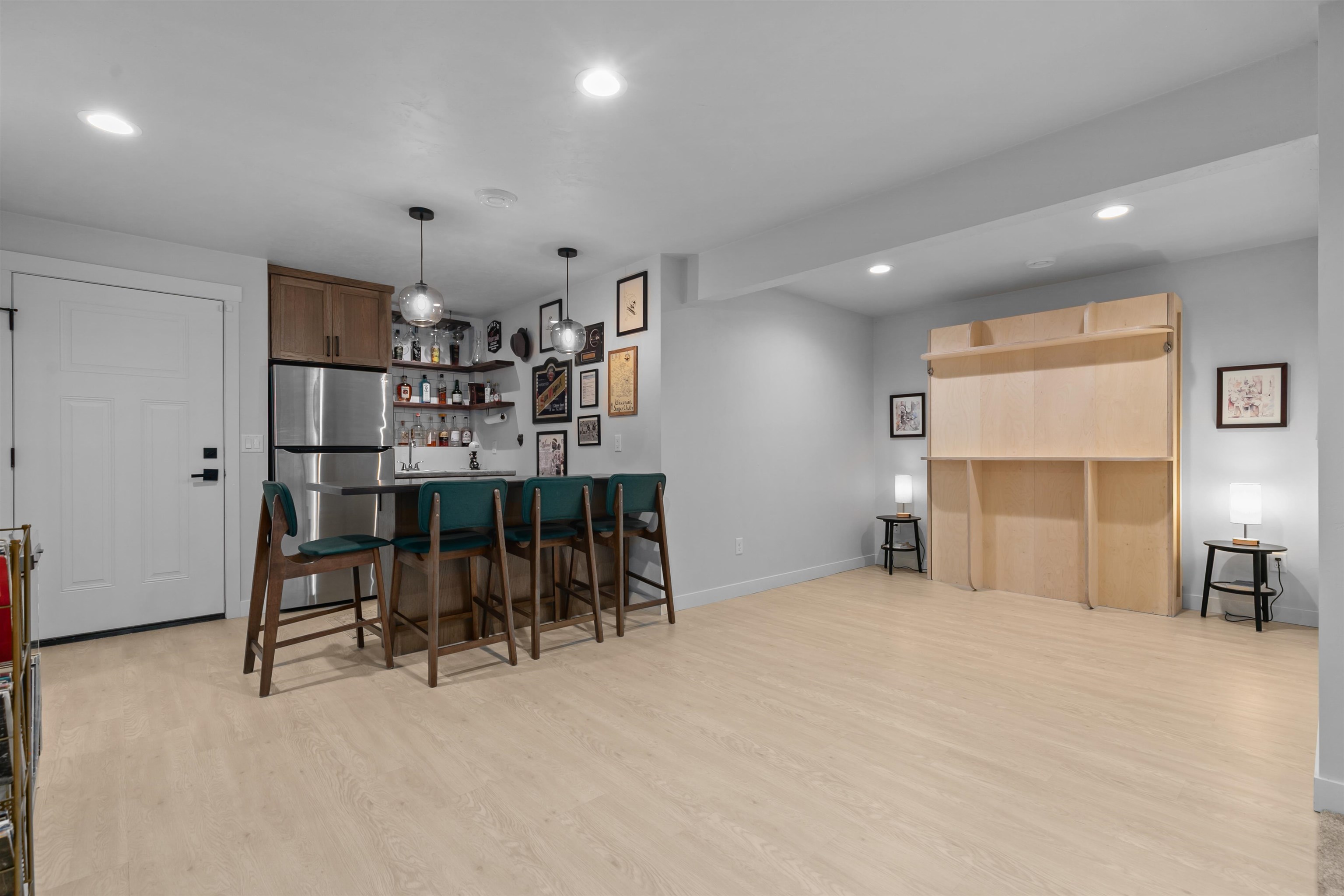 Appleton, Wisconsin, 54915, United States, 4 Bedrooms Bedrooms, ,4 BathroomsBathrooms,Residential,For Sale,1942939