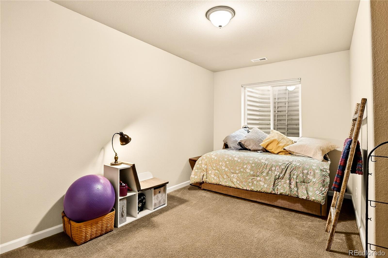 Aurora, Colorado, 80015, United States, 3 Bedrooms Bedrooms, ,2 BathroomsBathrooms,Residential,For Sale,1957602