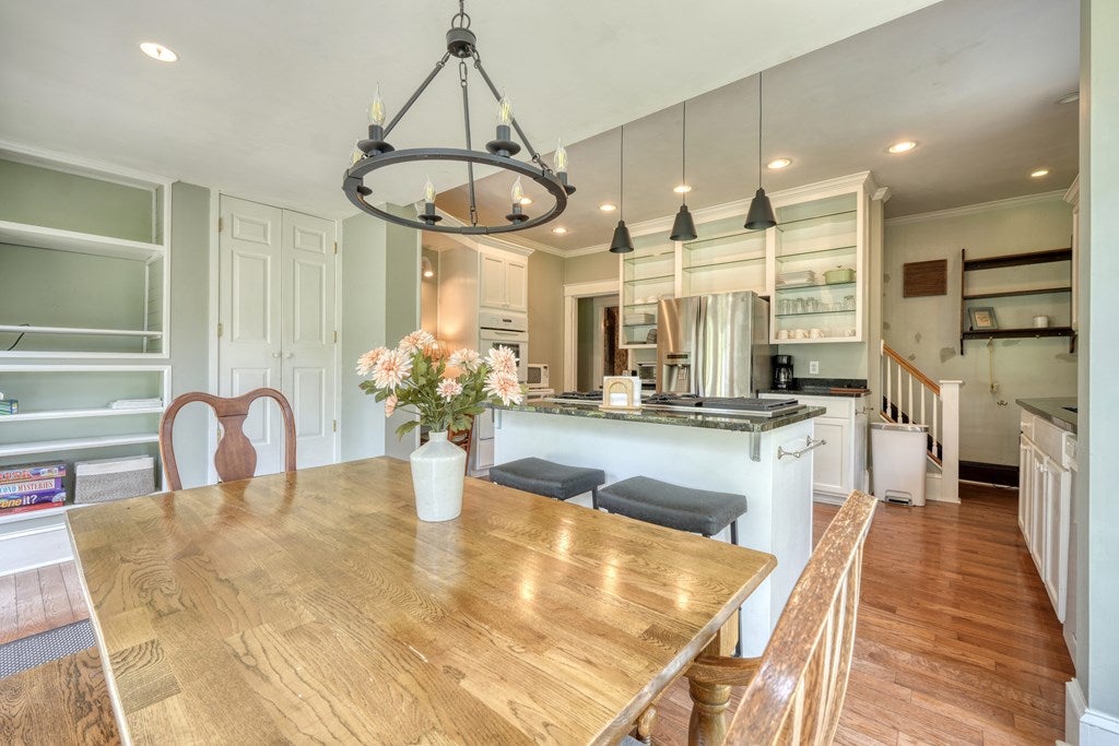 Andrews, North Carolina, 28901, United States, 5 Bedrooms Bedrooms, ,4 BathroomsBathrooms,Residential,For Sale,1912195
