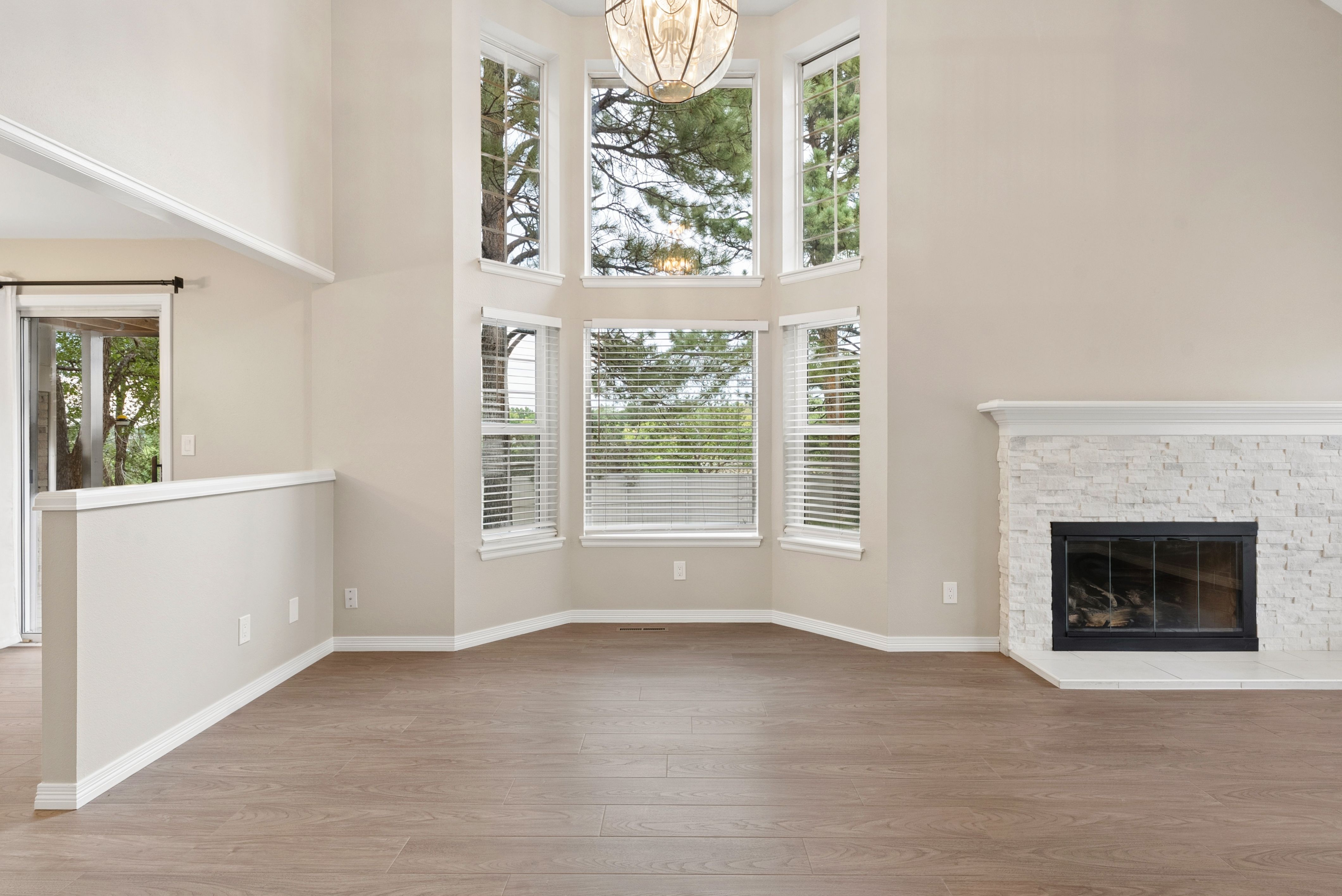  Bright Updated Townhome in Homestead Willows with One-Level Living & Pool Access - 物件實景