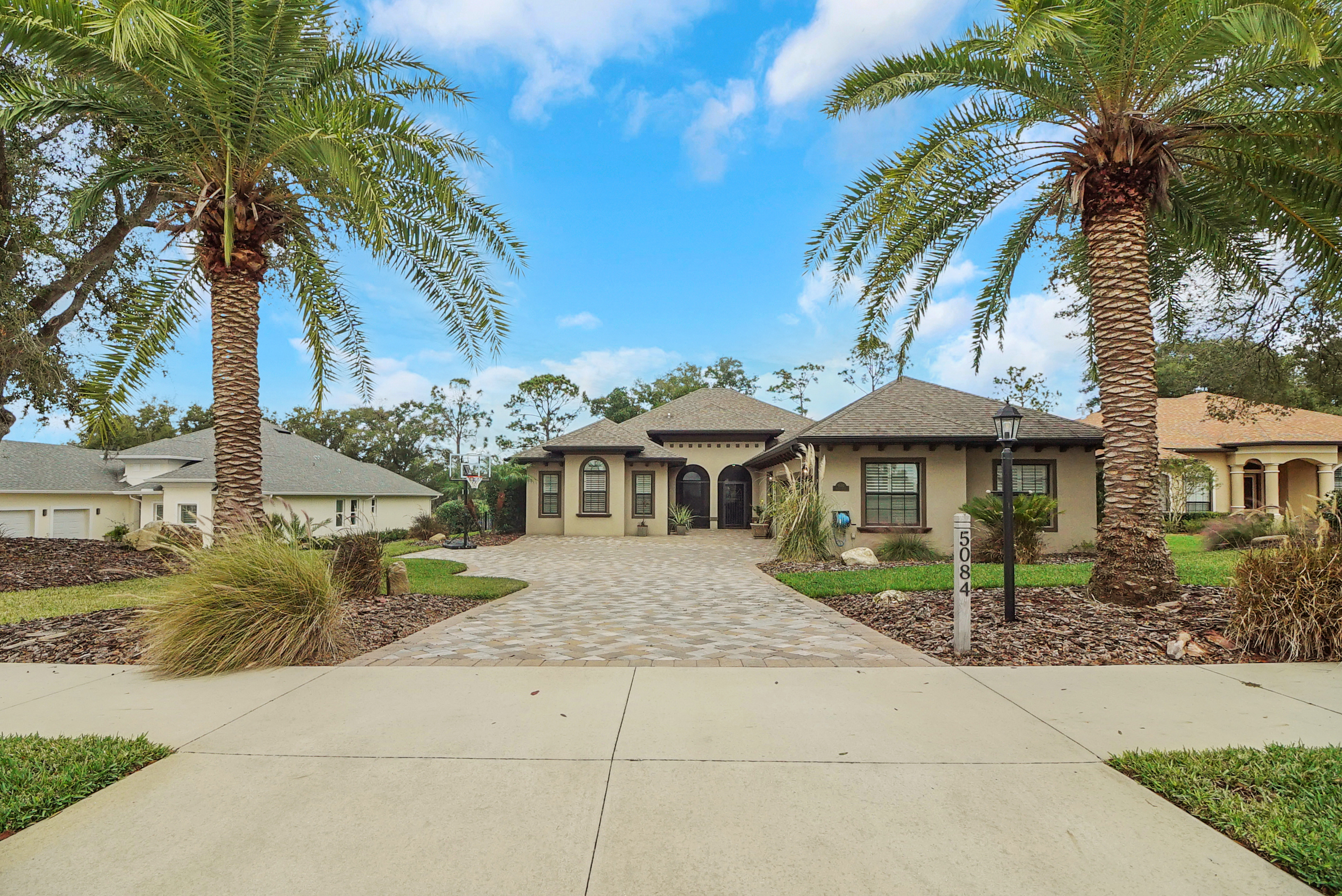 Lady Lake, Florida, 32159, United States, 4 Bedrooms Bedrooms, ,3 BathroomsBathrooms,Residential,For Sale,1922076