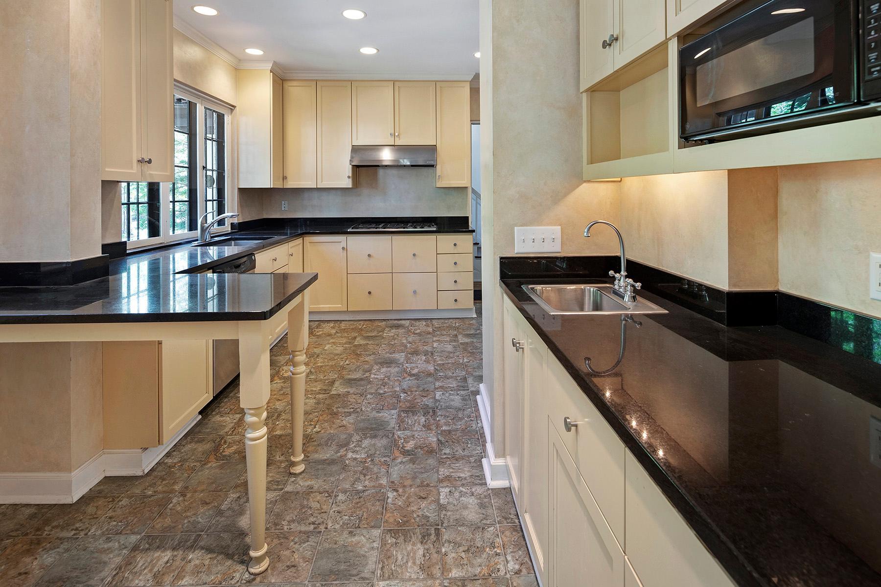 Minneapolis, Minnesota, 55403, United States, 3 Bedrooms Bedrooms, ,2 BathroomsBathrooms,Residential,For Sale,1714237