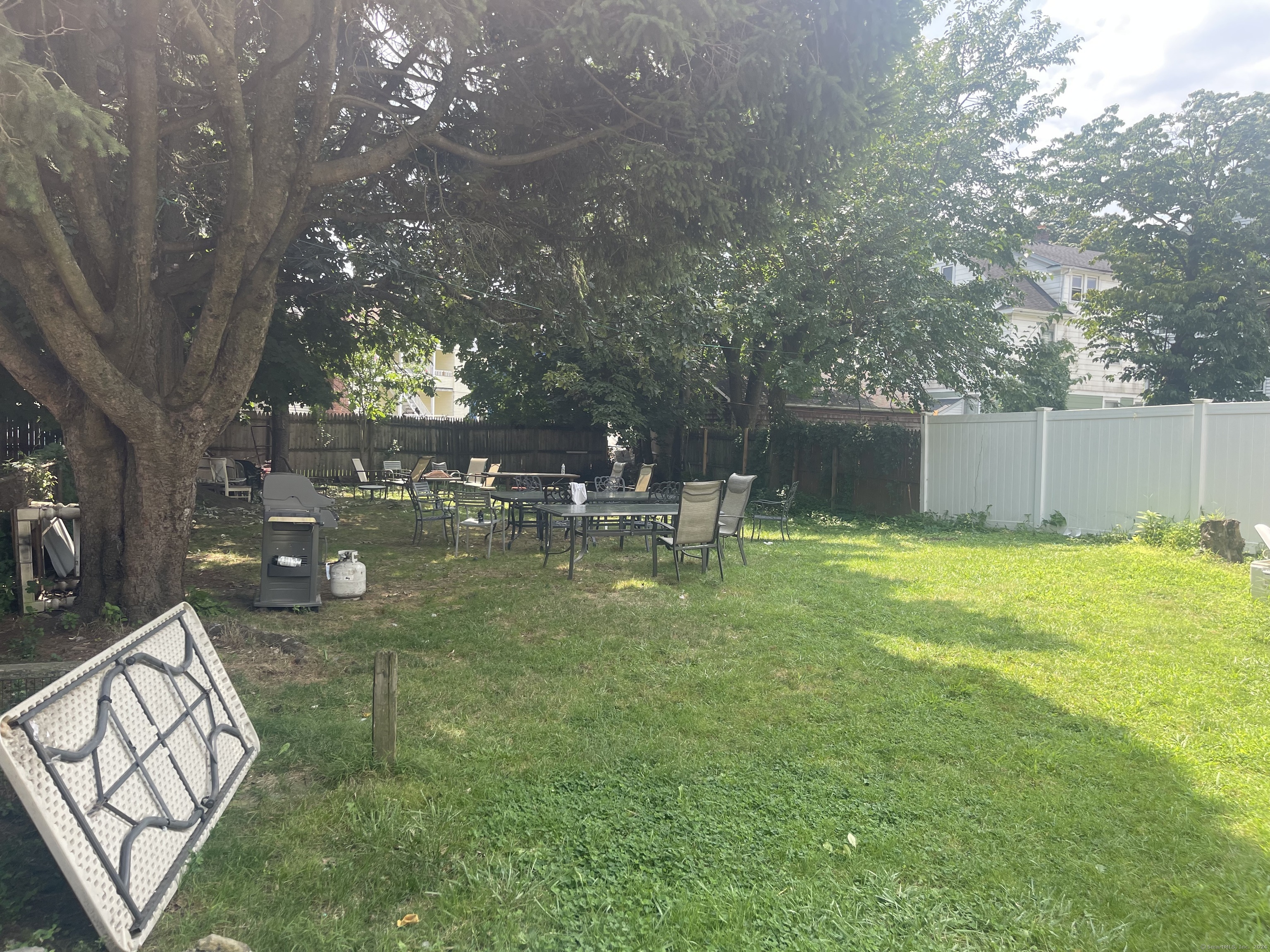 Stamford, Connecticut, 06902, United States, 6 Bedrooms Bedrooms, ,3 BathroomsBathrooms,Residential,For Sale,1982578