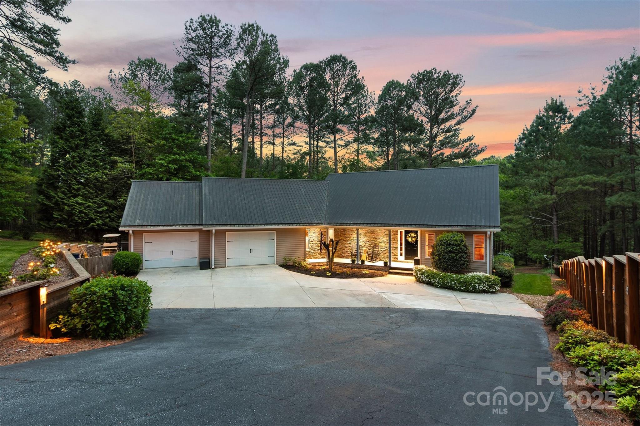 Granite Falls, North Carolina, 28630, United States, 3 Bedrooms Bedrooms, ,3 BathroomsBathrooms,Residential,For Sale,1794602