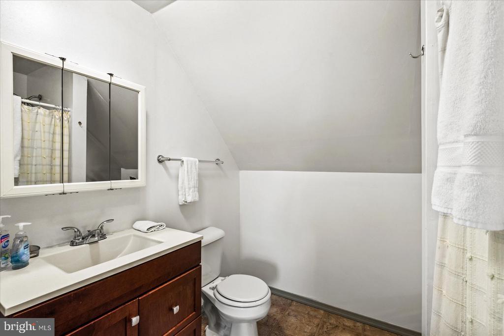 Colonial Beach, Virginia, 22443, United States, 4 Bedrooms Bedrooms, ,3 BathroomsBathrooms,Residential,For Sale,1905965