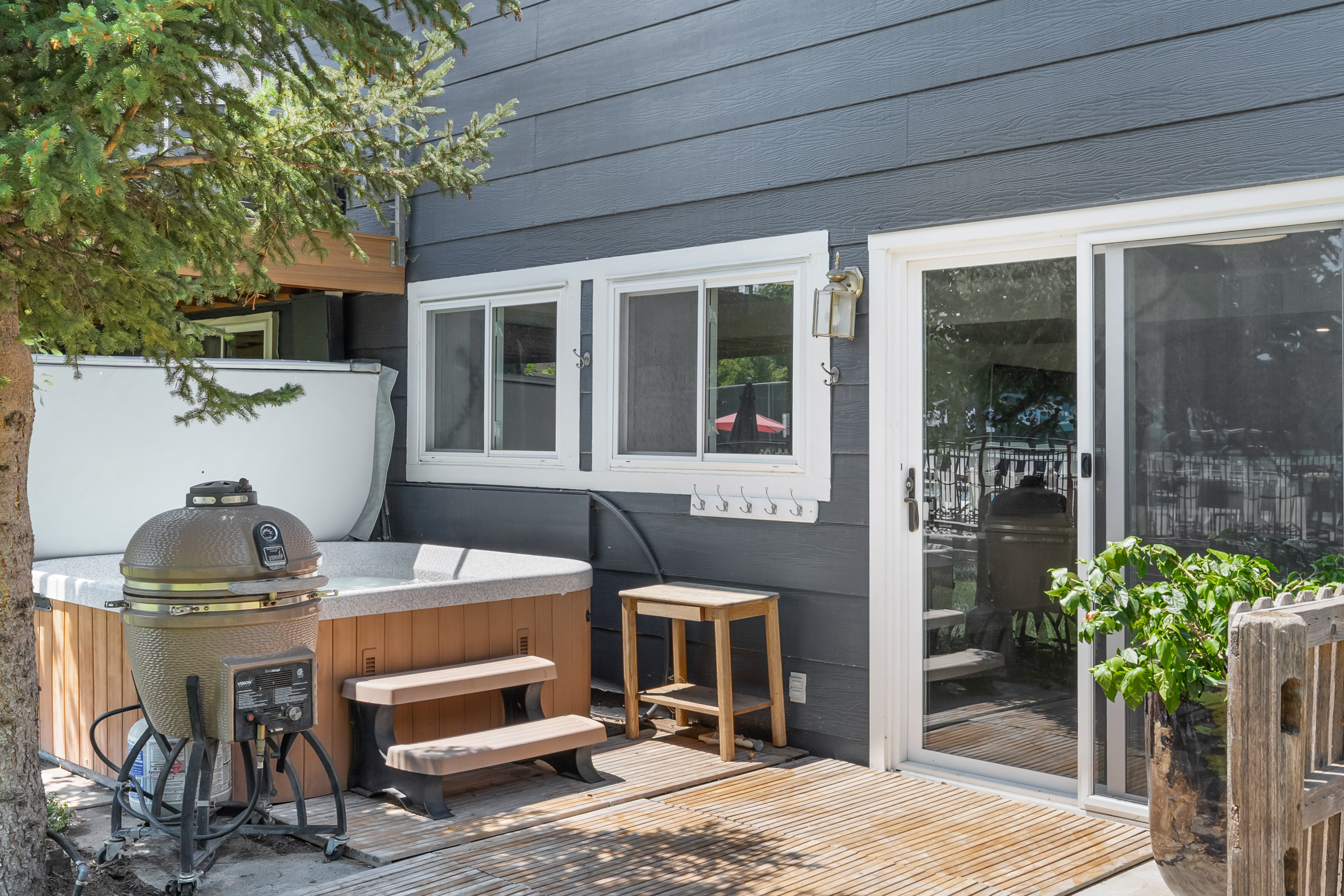  Beautiful Updated Home Located in Highly Sought-After Arapahoe Lake Neighborhood - 物件實景