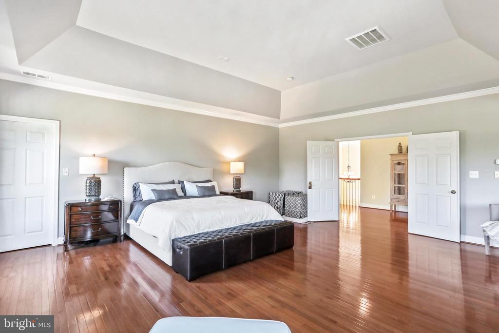 Waterford, Virginia, 20197, United States, 4 Bedrooms Bedrooms, ,5 BathroomsBathrooms,Residential,For Sale,1941290