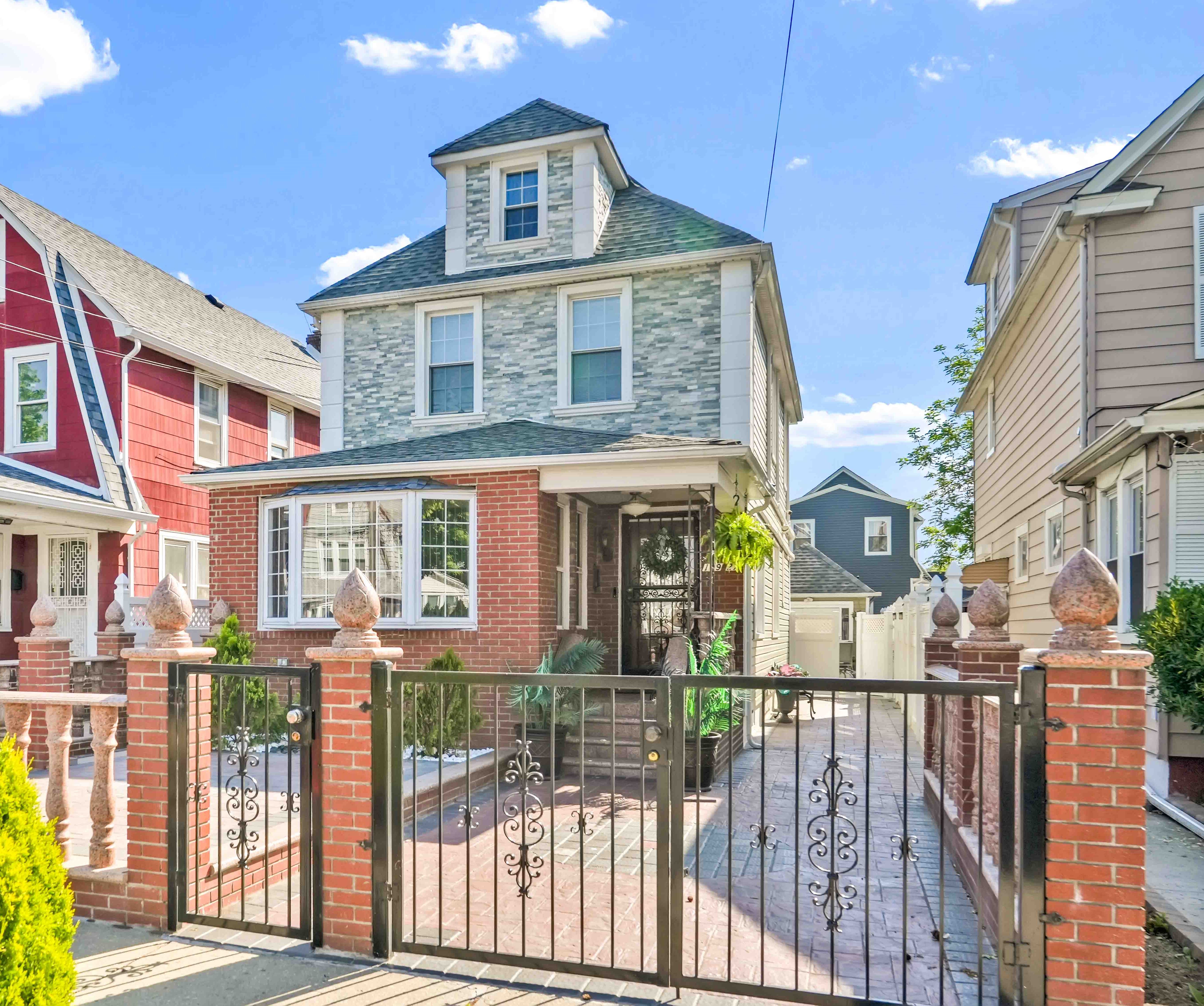 Queens Village, New York, 11429, United States, 4 Bedrooms Bedrooms, ,3 BathroomsBathrooms,Residential,For Sale,2048464