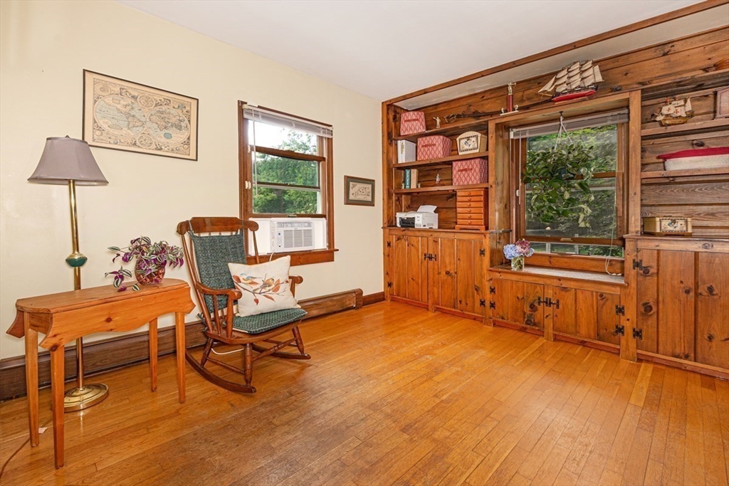 Rochester, Massachusetts, 02770, United States, 3 Bedrooms Bedrooms, ,2 BathroomsBathrooms,Residential,For Sale,1902514