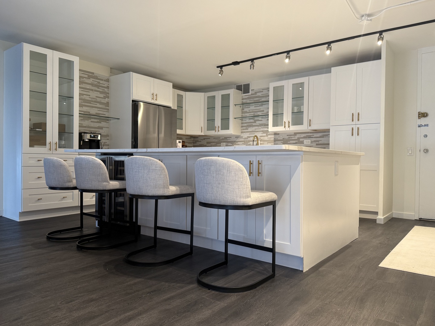 Chicago, Illinois, 60611, United States, 3 Bedrooms Bedrooms, ,2 BathroomsBathrooms,Residential,For Sale,1977866