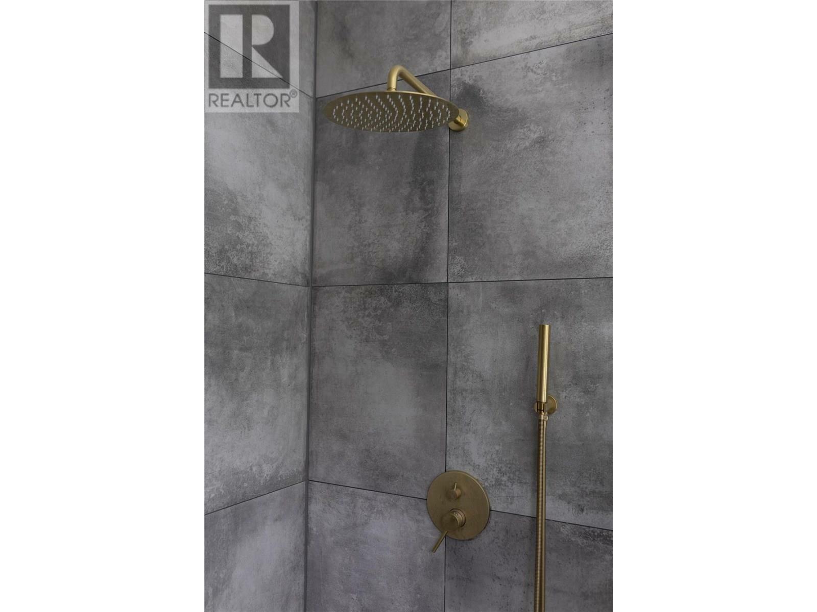 GRAND FORKS, British Columbia, V0H 1H2, CA, 5 Bedrooms Bedrooms, ,5 BathroomsBathrooms,Residential,For Sale,1868553