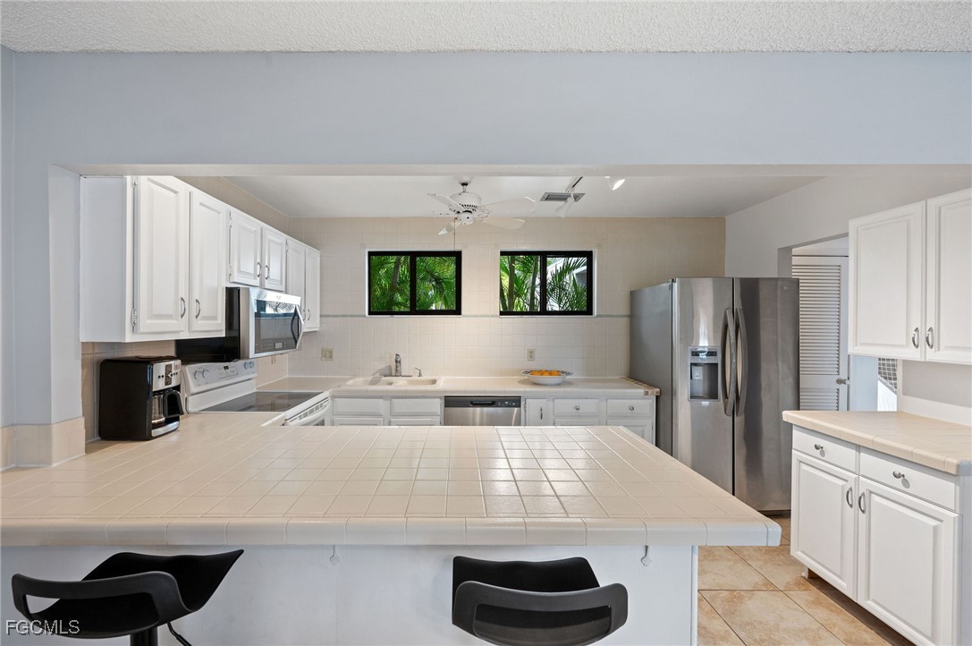 Cape Coral, Florida, 33914, United States, 3 Bedrooms Bedrooms, ,2 BathroomsBathrooms,Residential,For Sale,1975376