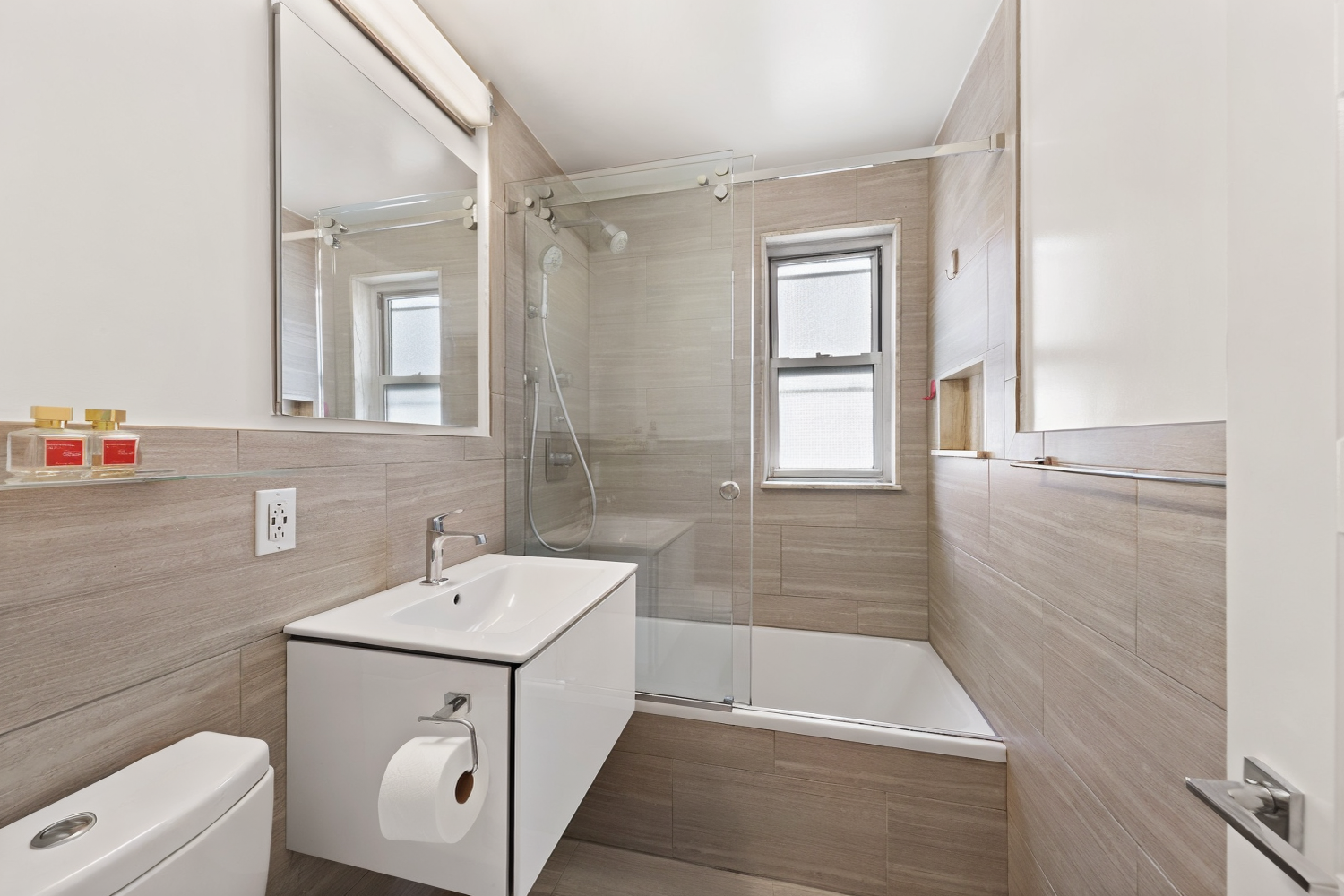 New York City, New York, 10016, United States, 2 Bedrooms Bedrooms, ,1 BathroomBathrooms,Residential,For Sale,1793568