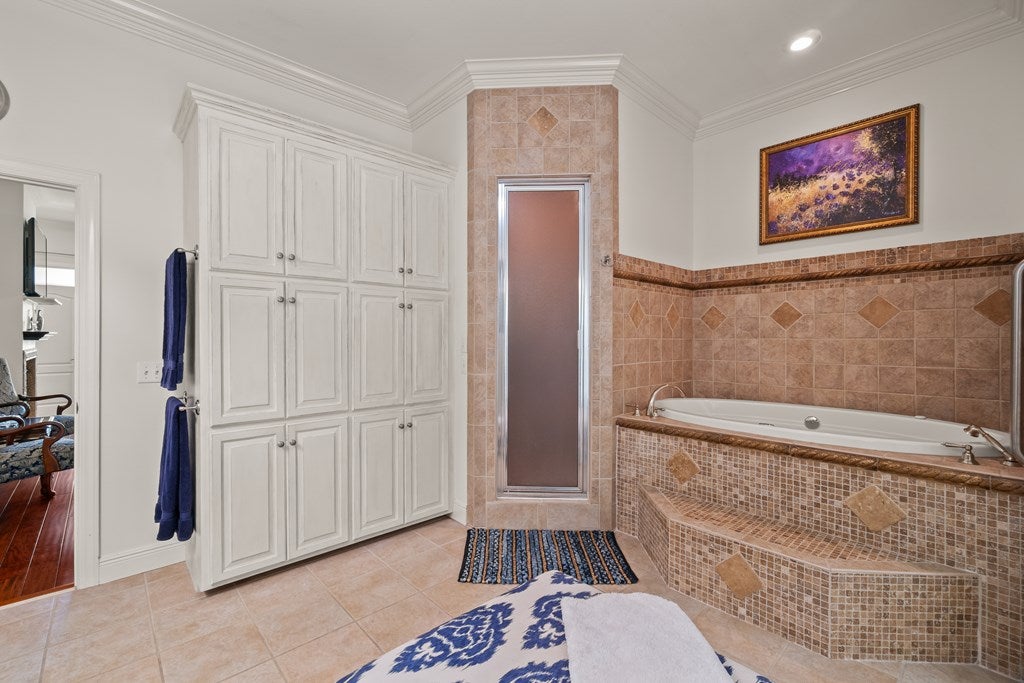 OXFORD, Mississippi, 38655, United States, 5 Bedrooms Bedrooms, ,6 BathroomsBathrooms,Residential,For Sale,1858310