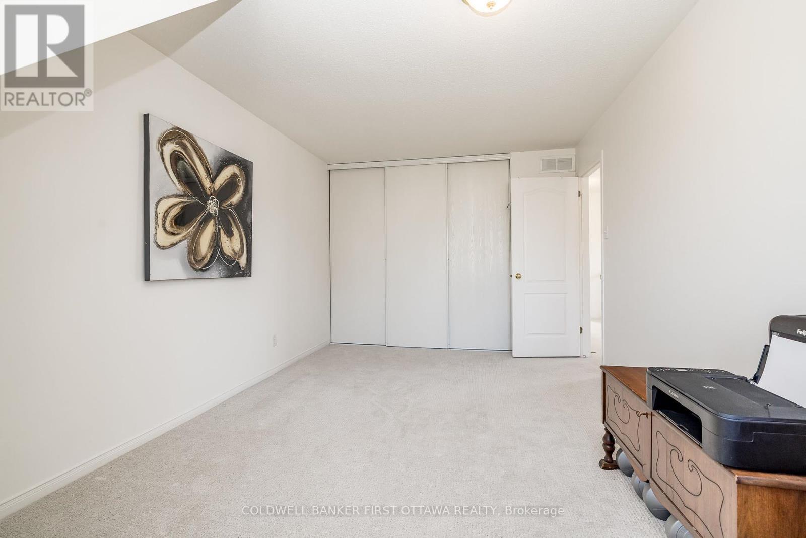 OTTAWA, Ontario, K2G 6N5, CA, 3 Bedrooms Bedrooms, ,2 BathroomsBathrooms,Residential,For Sale,1950028